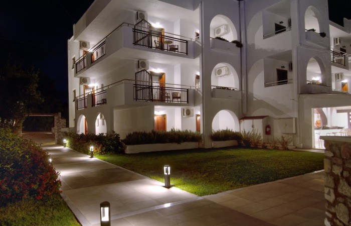 Hotel Korali night view