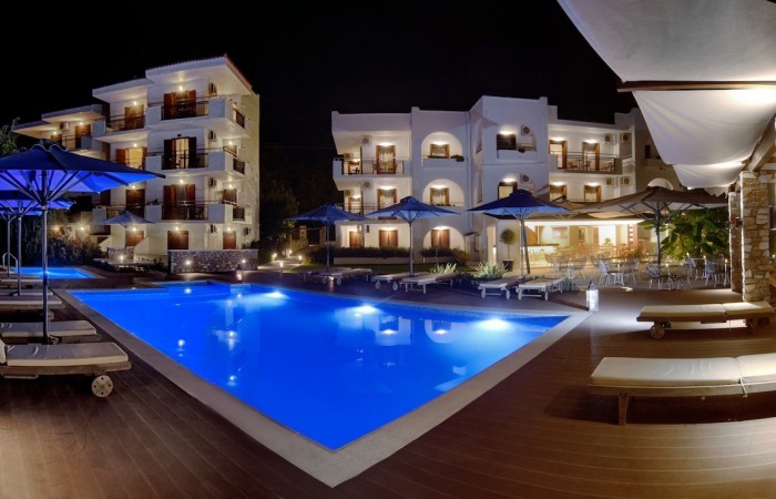 skiathos_hotel_atnight